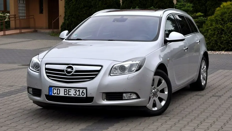 OPEL Insignia -
