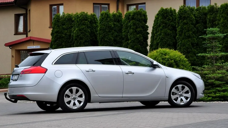 OPEL Insignia -