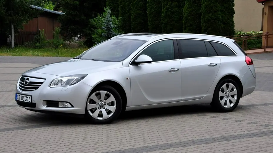 OPEL Insignia -