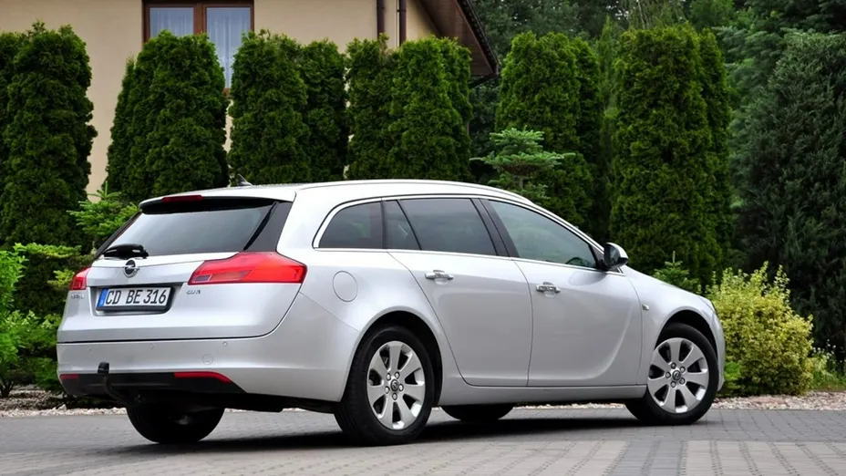 OPEL Insignia -