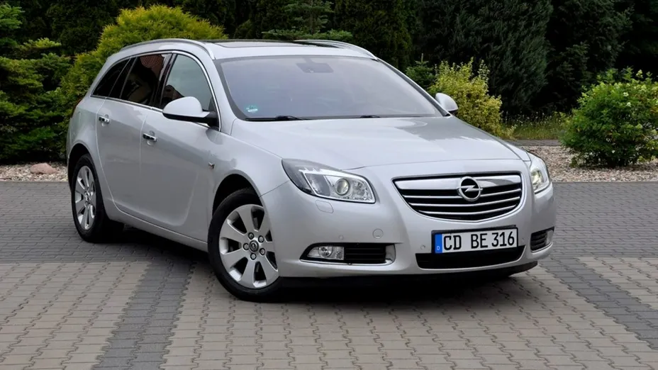 OPEL Insignia -