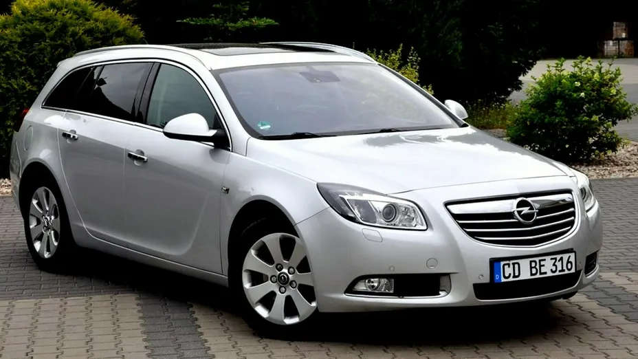 OPEL Insignia -