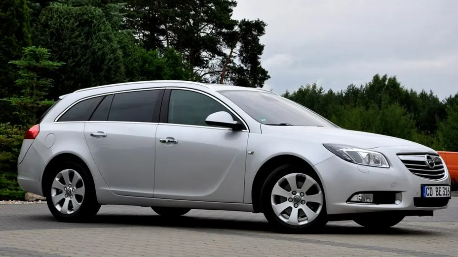 OPEL Insignia -