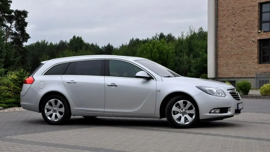 OPEL Insignia -