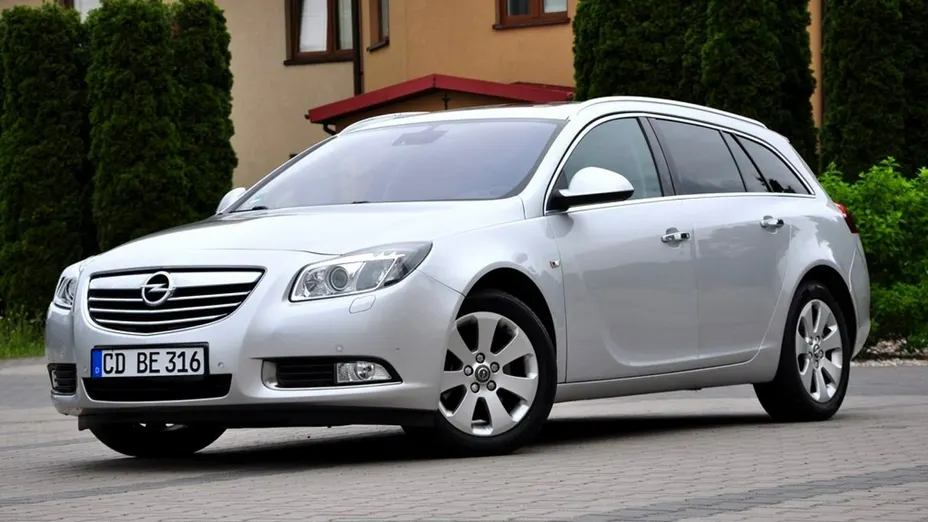 OPEL Insignia -