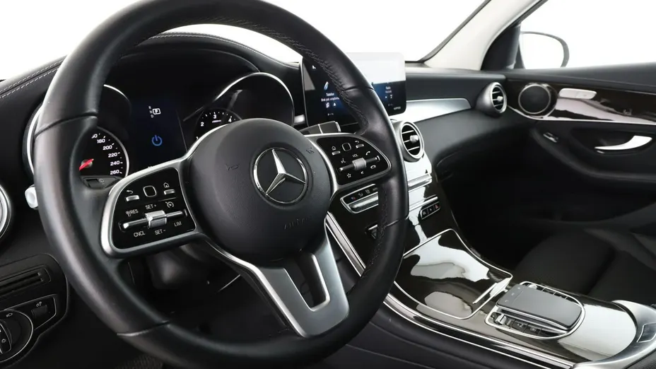 MERCEDES-BENZ GLC -