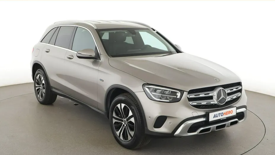 MERCEDES-BENZ GLC -