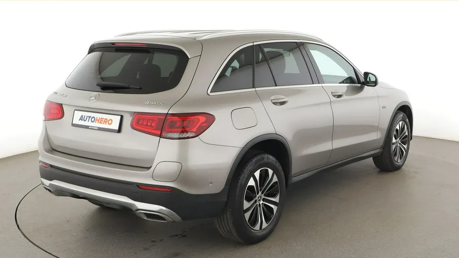 MERCEDES-BENZ GLC -