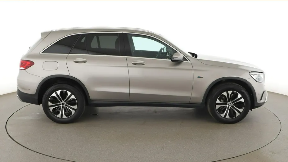 MERCEDES-BENZ GLC -