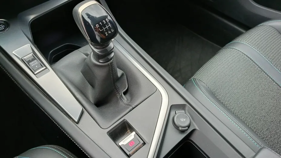 PEUGEOT 308 -