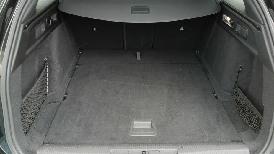 PEUGEOT 308 -