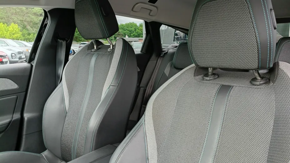 PEUGEOT 308 -
