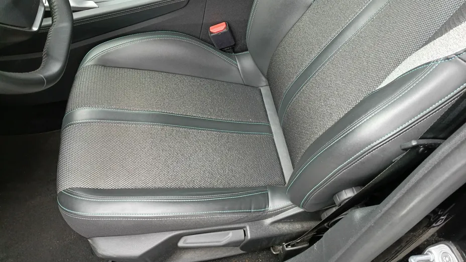 PEUGEOT 308 -