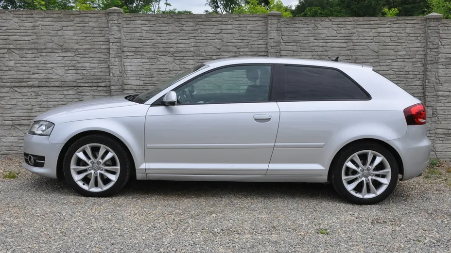 AUDI A3 -