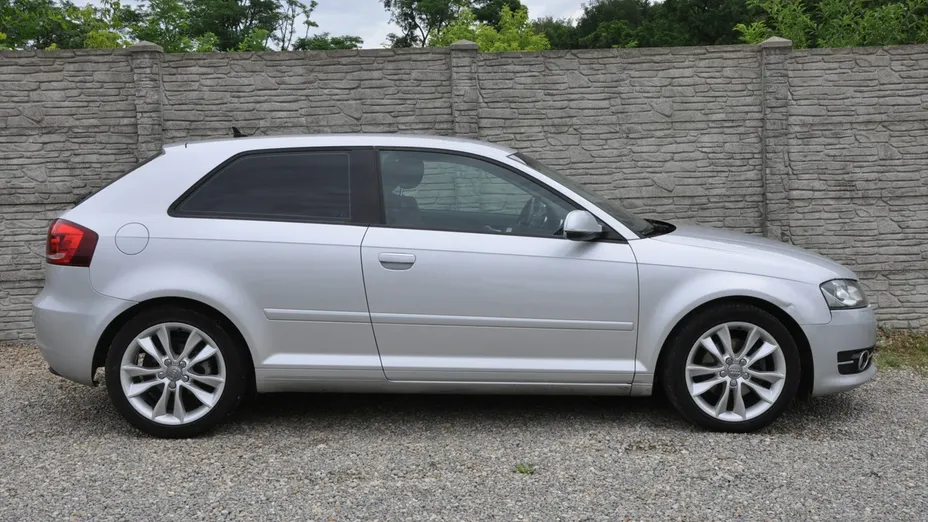 AUDI A3 -