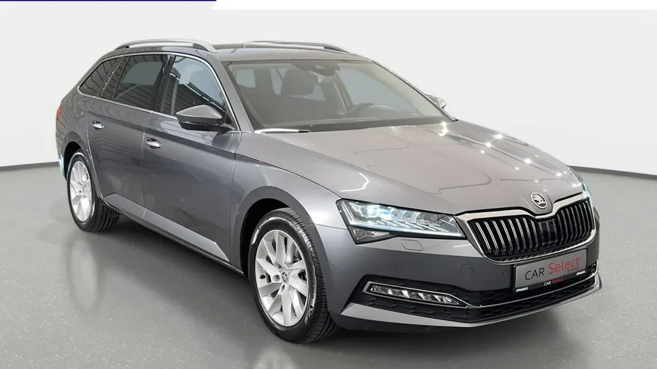 SKODA Superb -