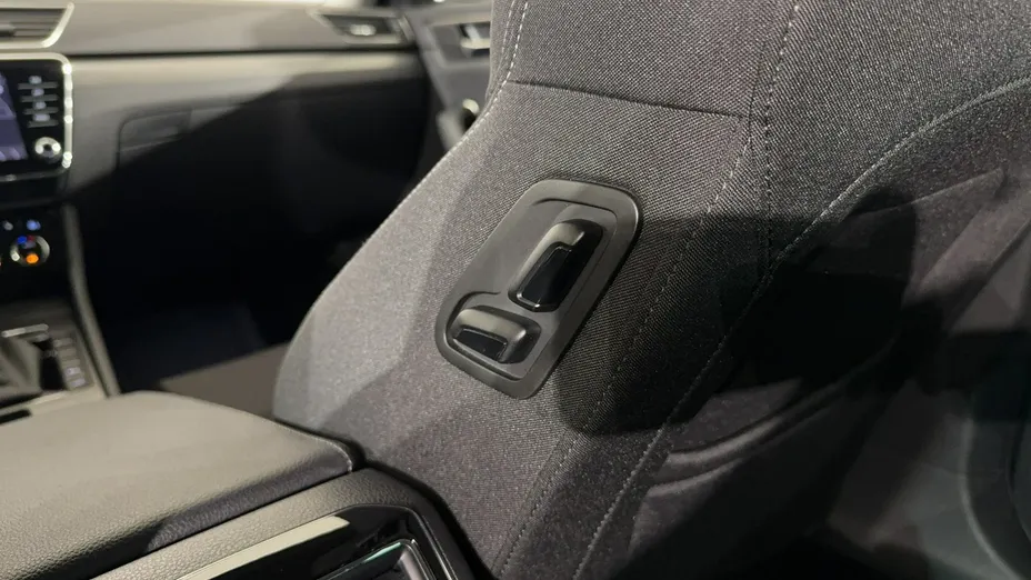 SKODA Superb -