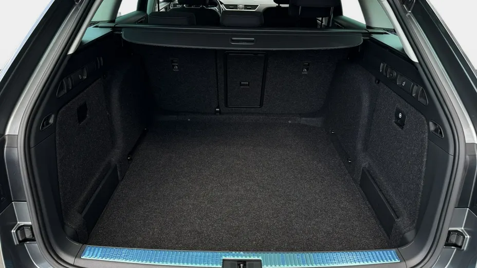 SKODA Superb -
