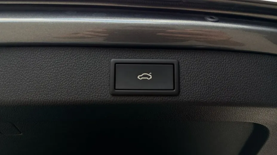 SKODA Superb -