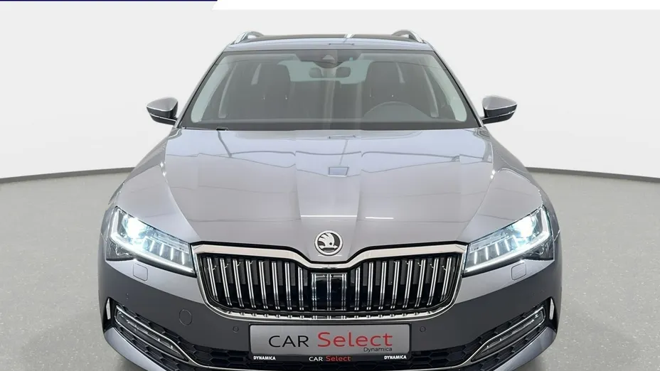 SKODA Superb -
