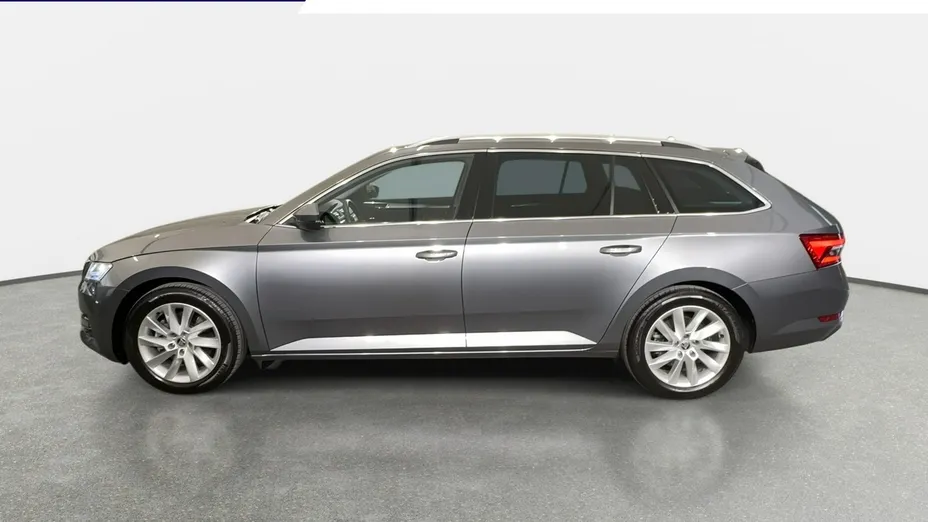SKODA Superb -