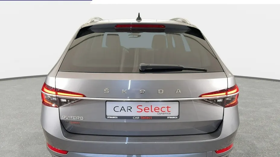 SKODA Superb -