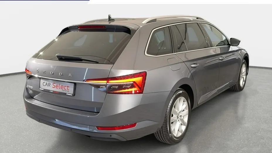 SKODA Superb -