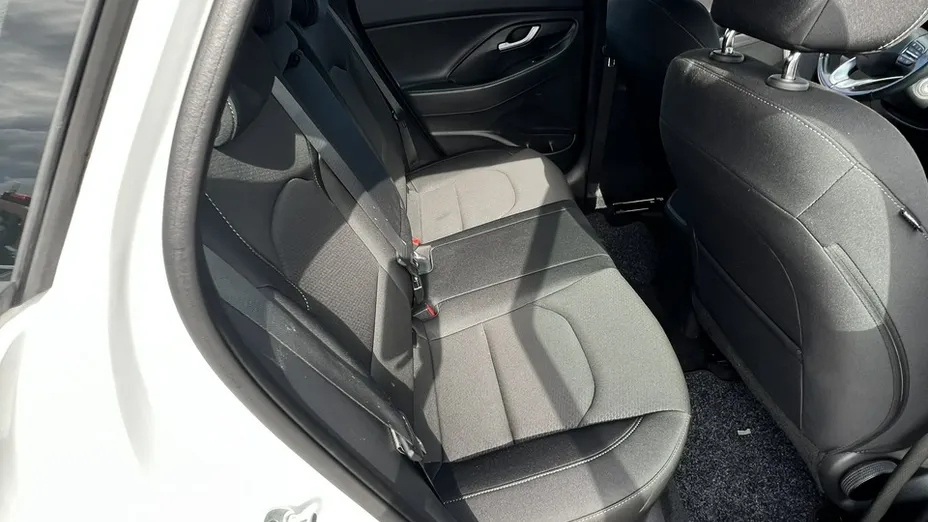 HYUNDAI i30 -