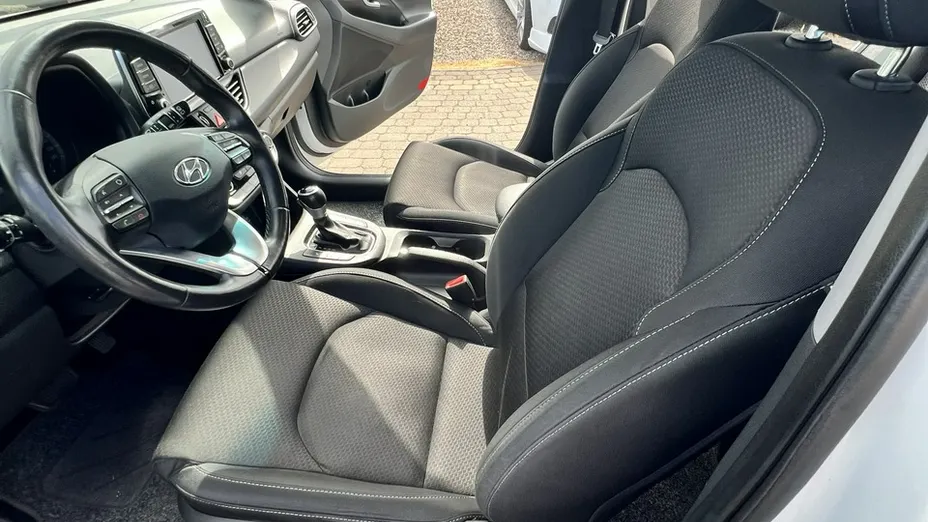 HYUNDAI i30 -