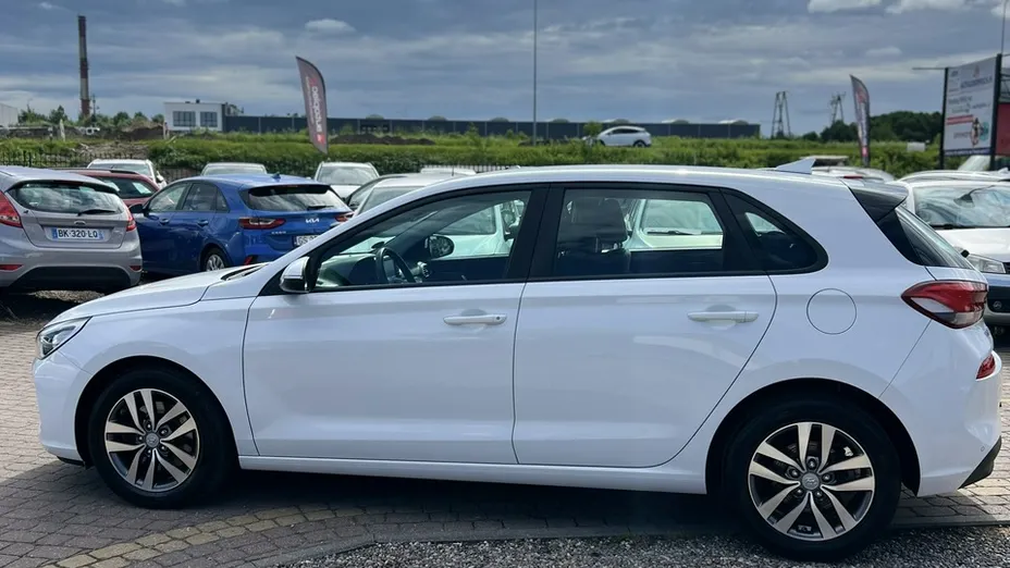 HYUNDAI i30 -
