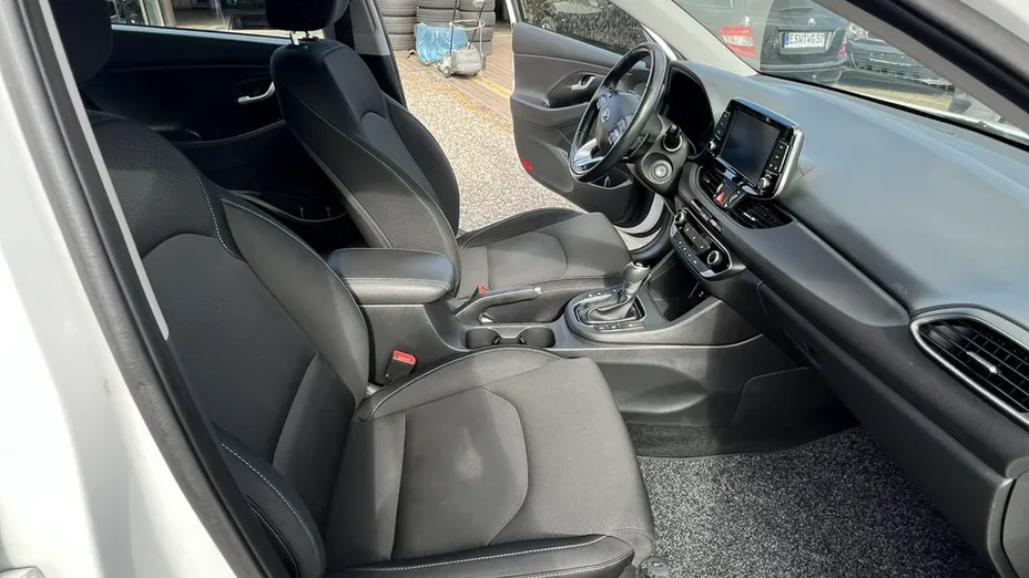 HYUNDAI i30 -