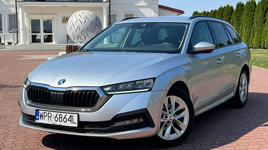 SKODA Octavia -