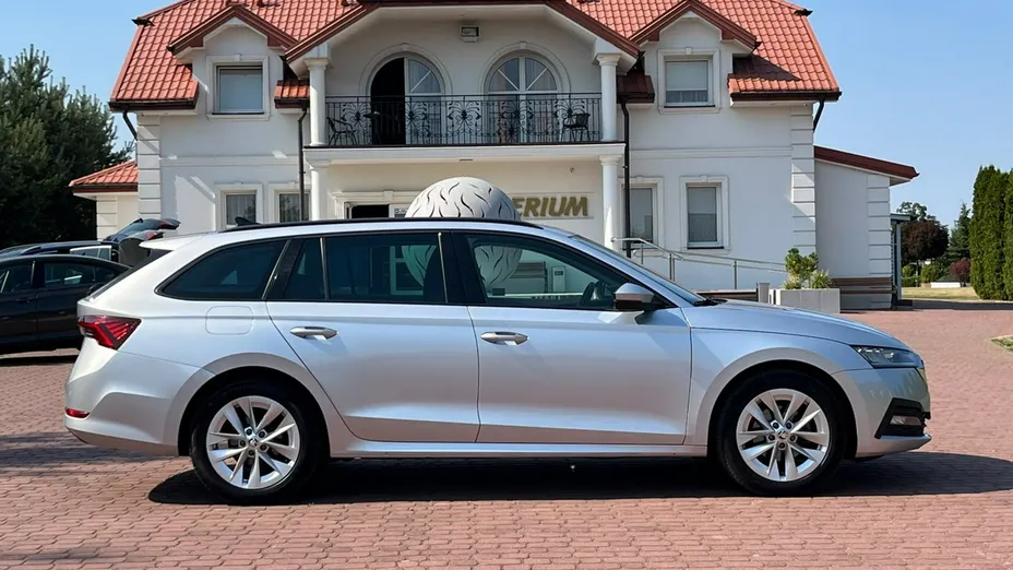 SKODA Octavia -