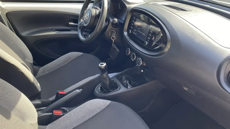 TOYOTA Aygo X -