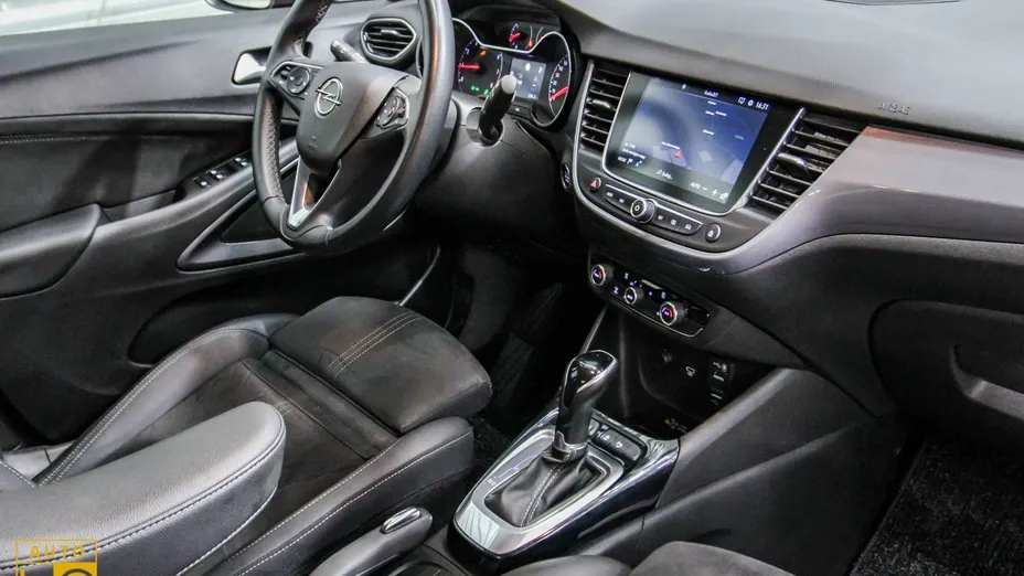 OPEL Crossland X -