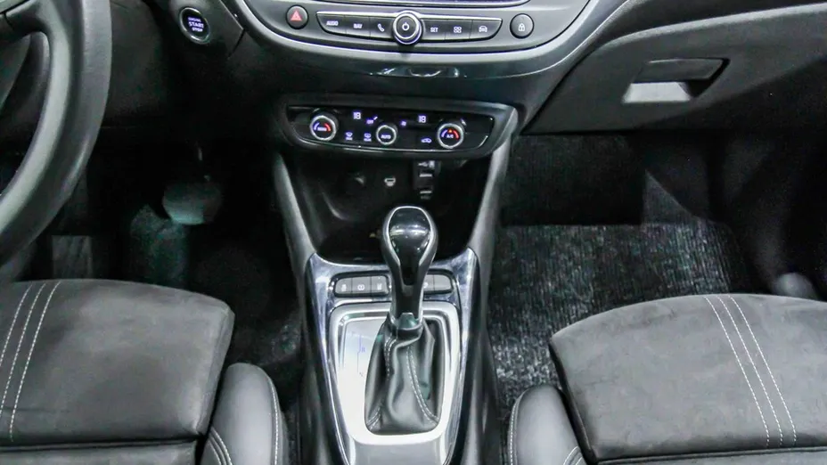 OPEL Crossland X -