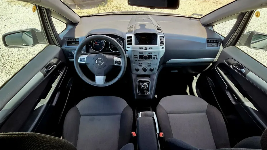 OPEL Zafira -