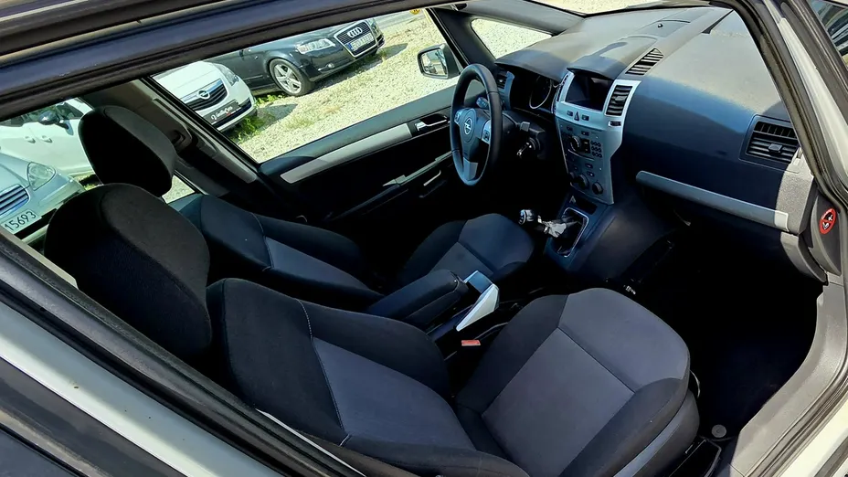 OPEL Zafira -