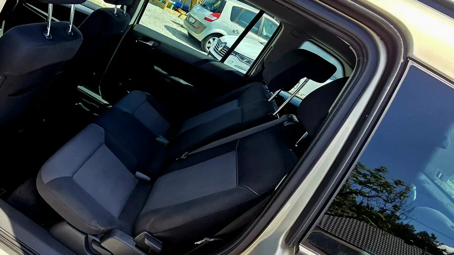 OPEL Zafira -