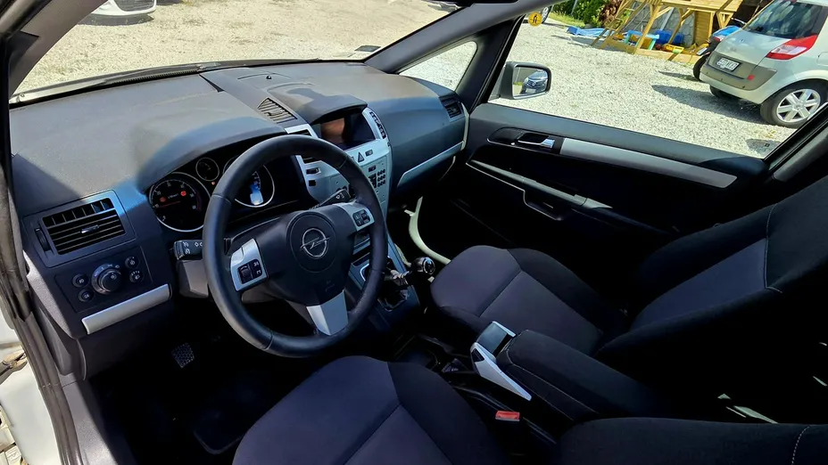 OPEL Zafira -