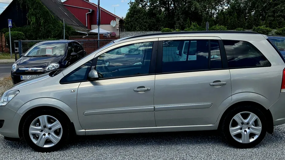 OPEL Zafira -