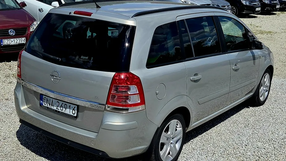OPEL Zafira -
