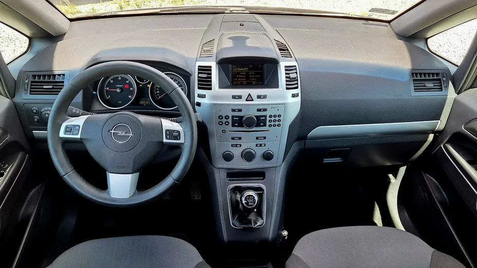 OPEL Zafira -