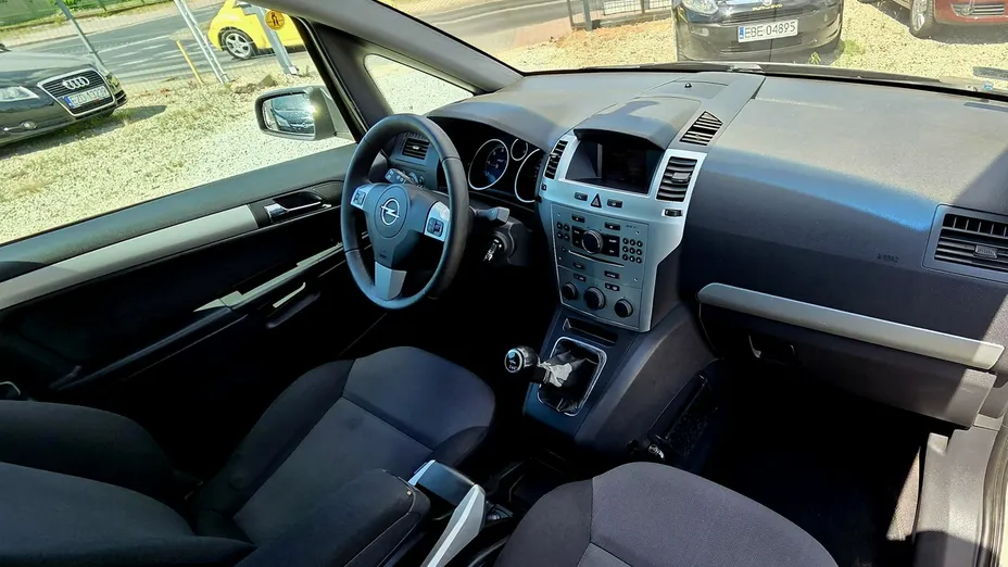OPEL Zafira -