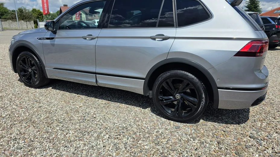 VOLKSWAGEN Tiguan Allspace -