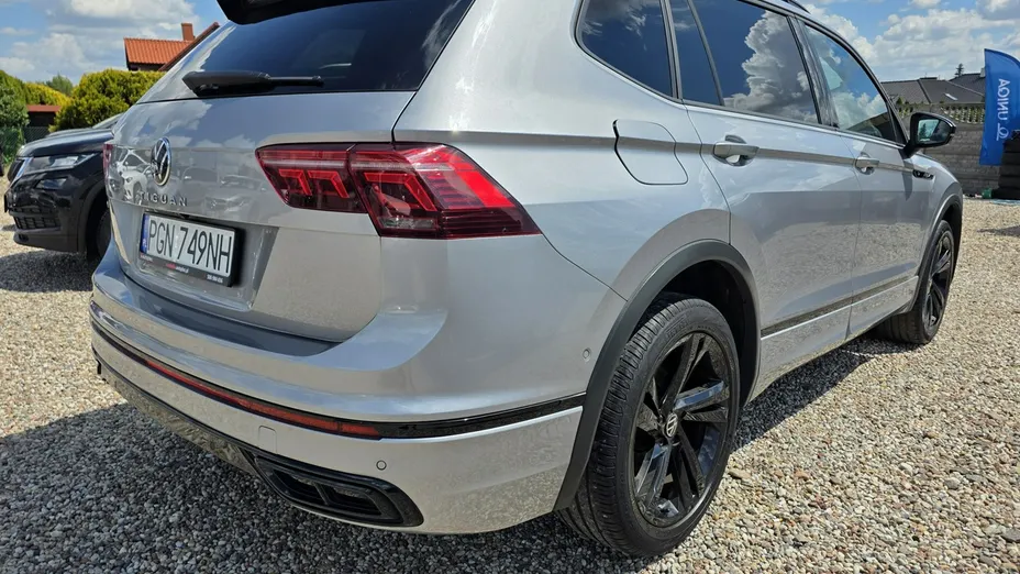 VOLKSWAGEN Tiguan Allspace -