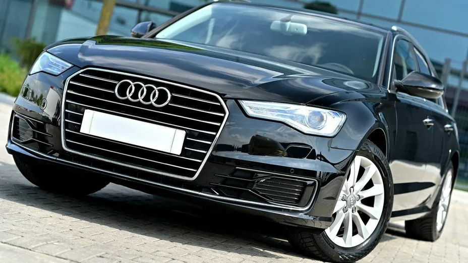 AUDI A6 -