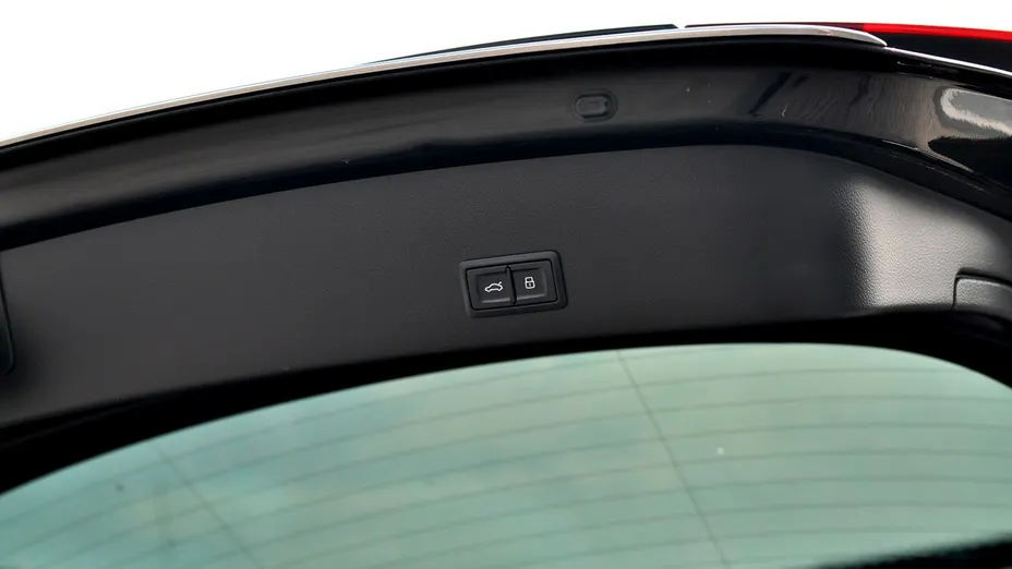 AUDI A6 -