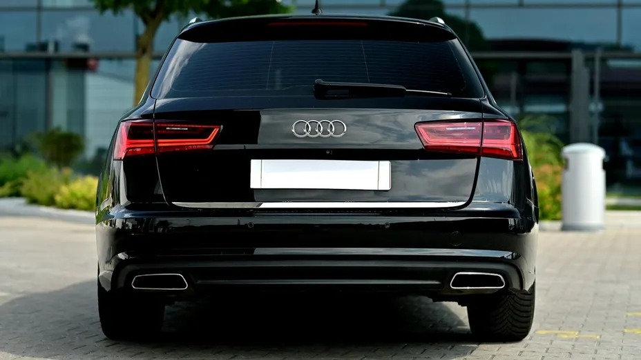 AUDI A6 -