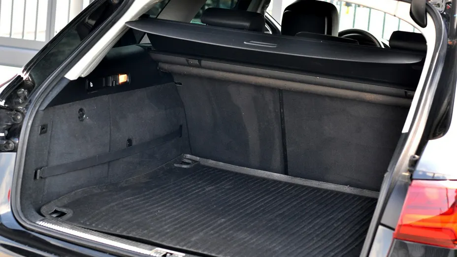 AUDI A6 -